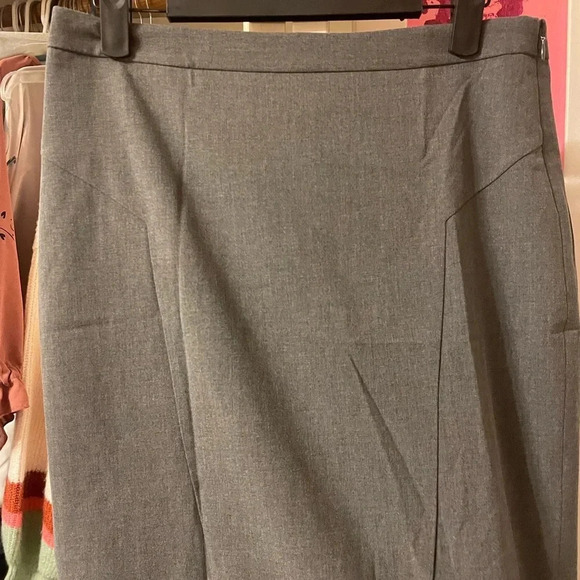 NWT THE LIMITED CLASSIC GRAY PENCIL SKIRT - Picture 3 of 5